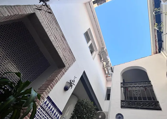 Shanti's Andalusian Málaga